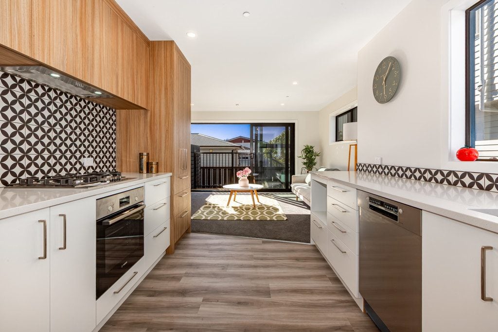 2/50D Beauchamp Street, Tawa, Wellington - Carousel 2