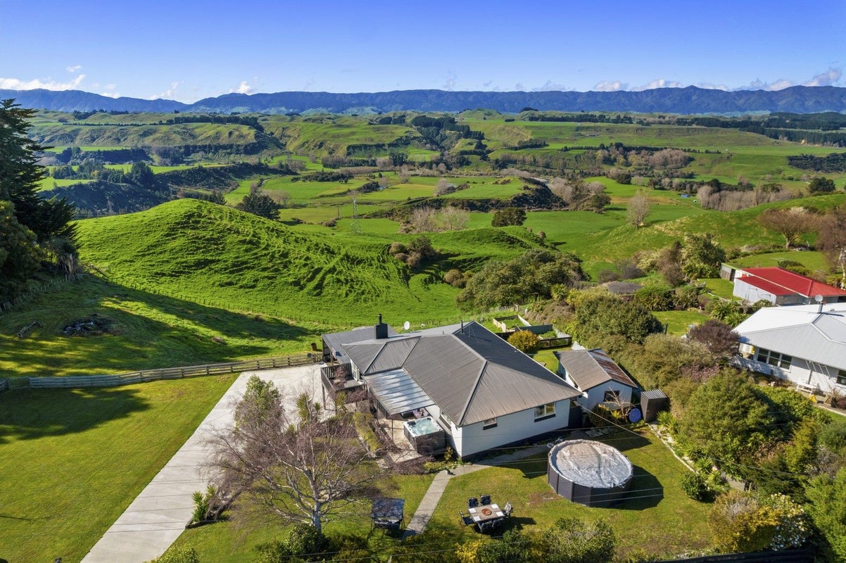 2850 Kimbolton Road, Kimbolton, Feilding - Carousel 2