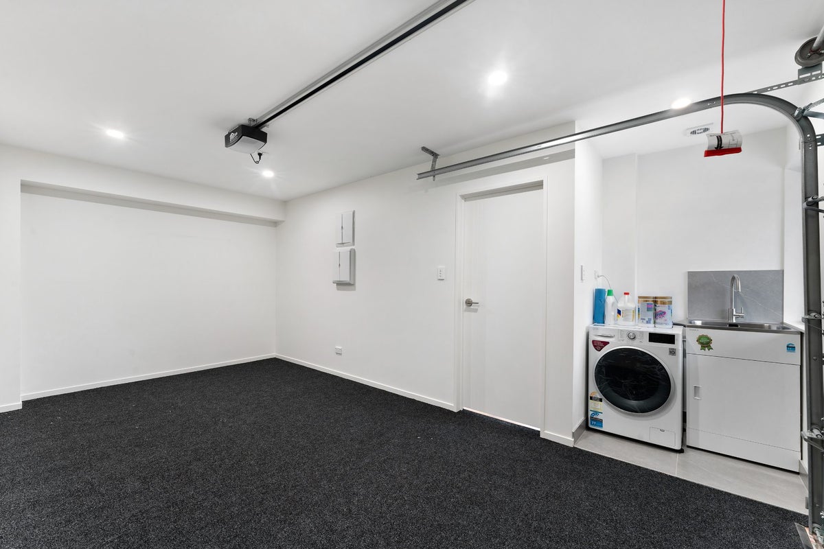 11 Waipani Road, Te Atatu Peninsula, Auckland - Carousel 21