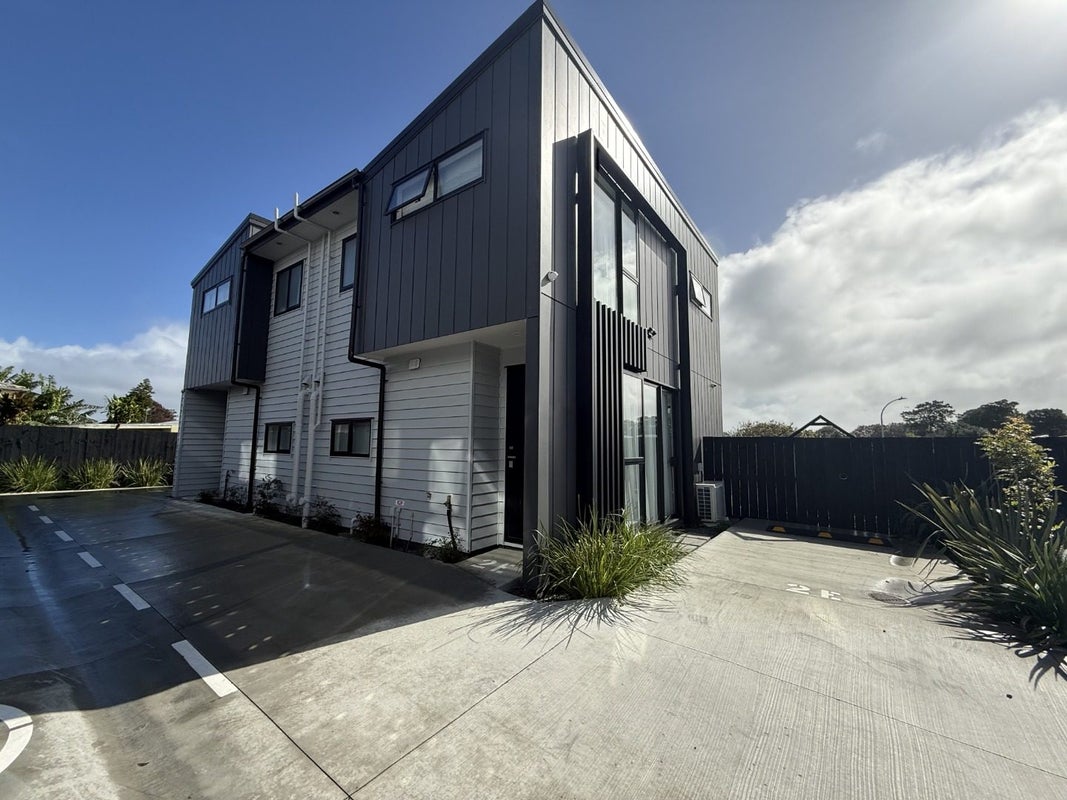 2E Convair Crescent, Mangere, Auckland - Carousel 1