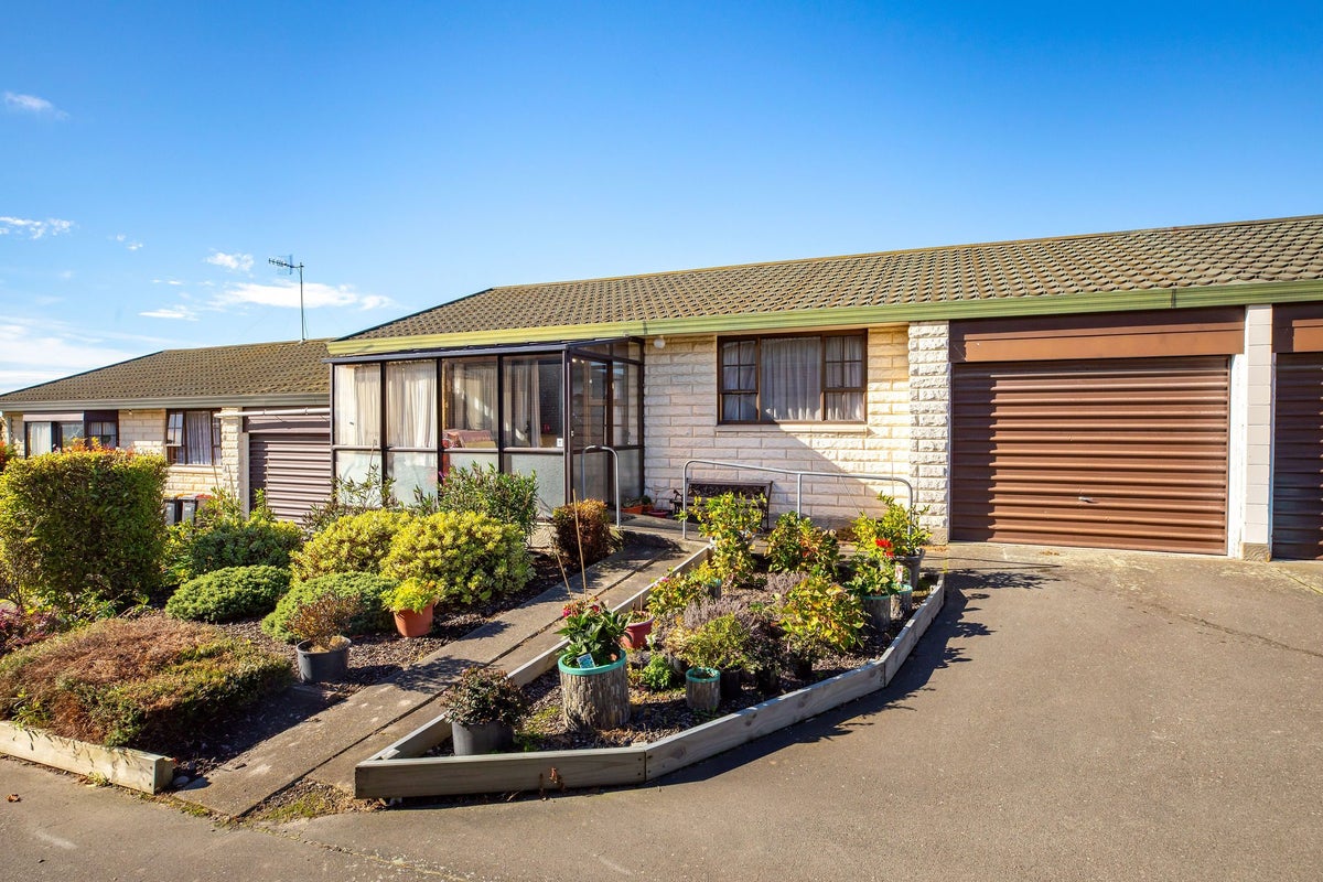 2/138 North Street, Seaview, Timaru - Carousel 1