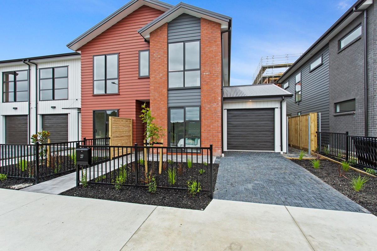 27 Barrel Crescent, Swanson, Auckland - Carousel 1