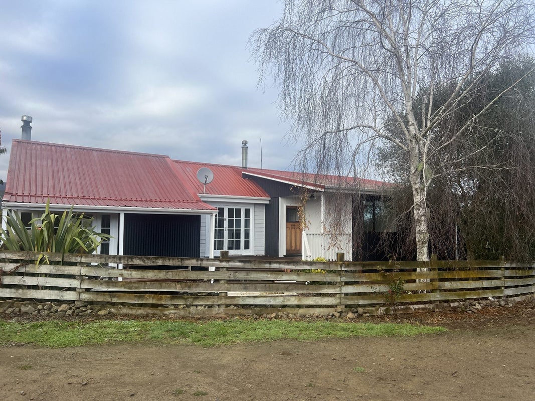 103 Waikawa Beach Road, Manakau, Levin - Carousel 1