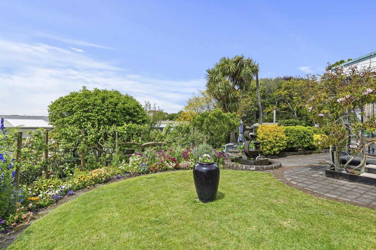 13A Mangorei Road, Strandon, New Plymouth - Carousel 2