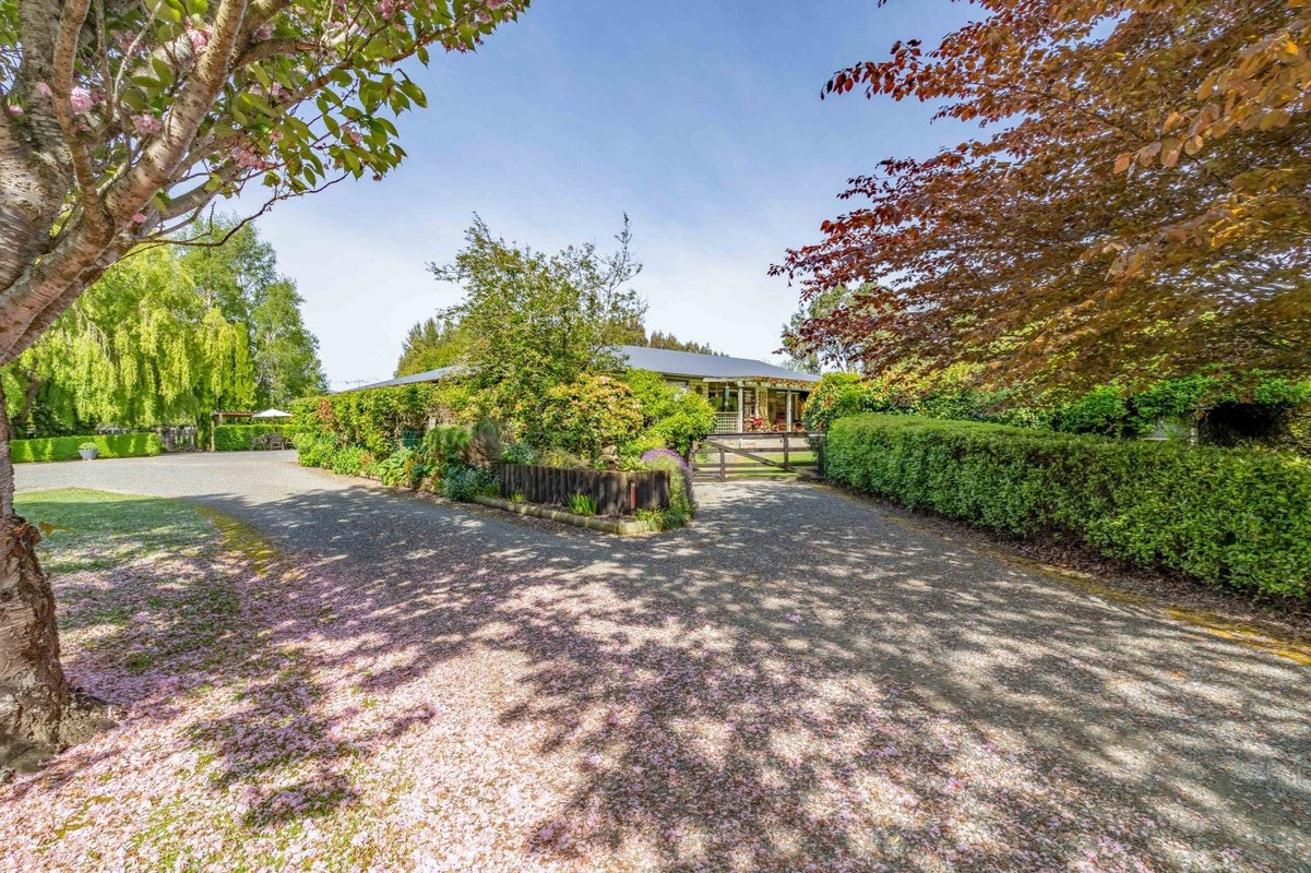 14 Winton Lorneville Highway, Winton, Winton - Carousel 2