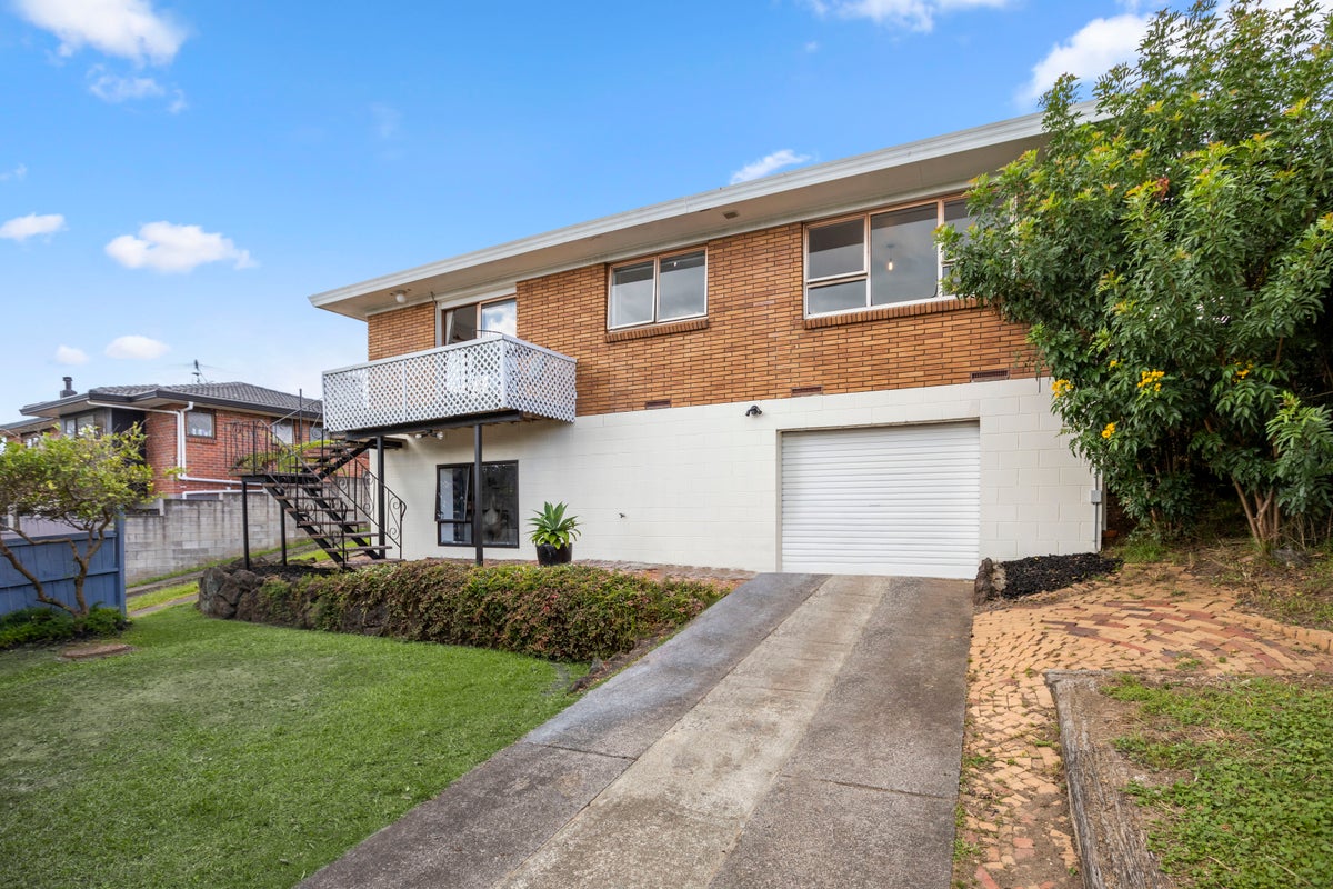 1/28 Prince Regent Drive, Half Moon Bay, Auckland - Carousel 1