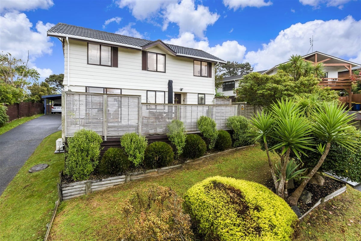 1/11 Glen Vista Place, Bayview, Auckland - Carousel 2