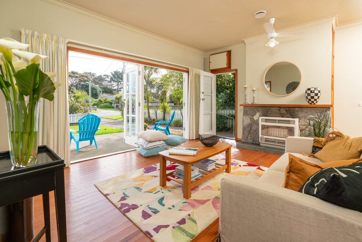 25 Rangihiroa Street, Waikanae Beach, Waikanae - Carousel 2