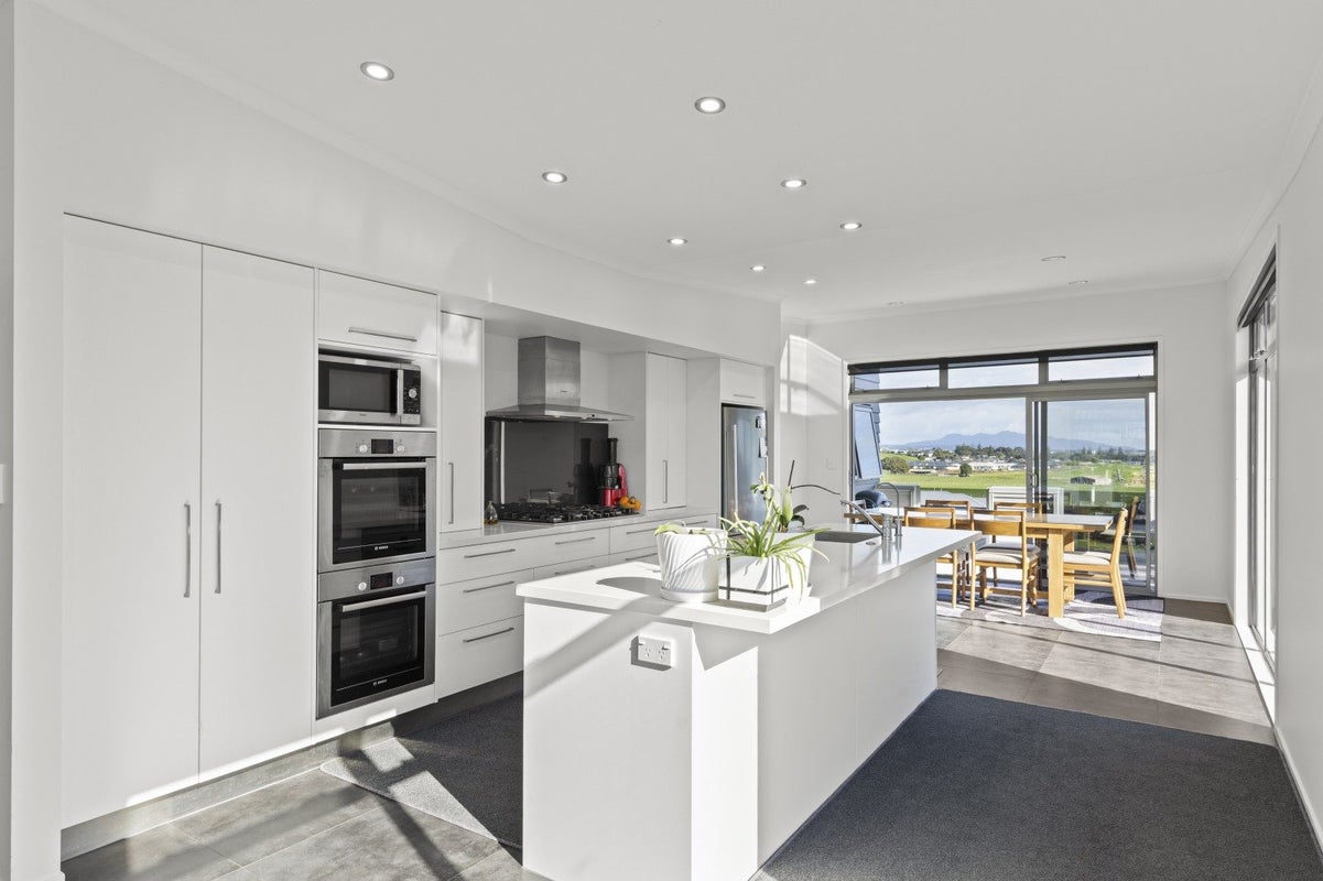 83B Parklands Avenue, Bell Block, New Plymouth - Carousel 2