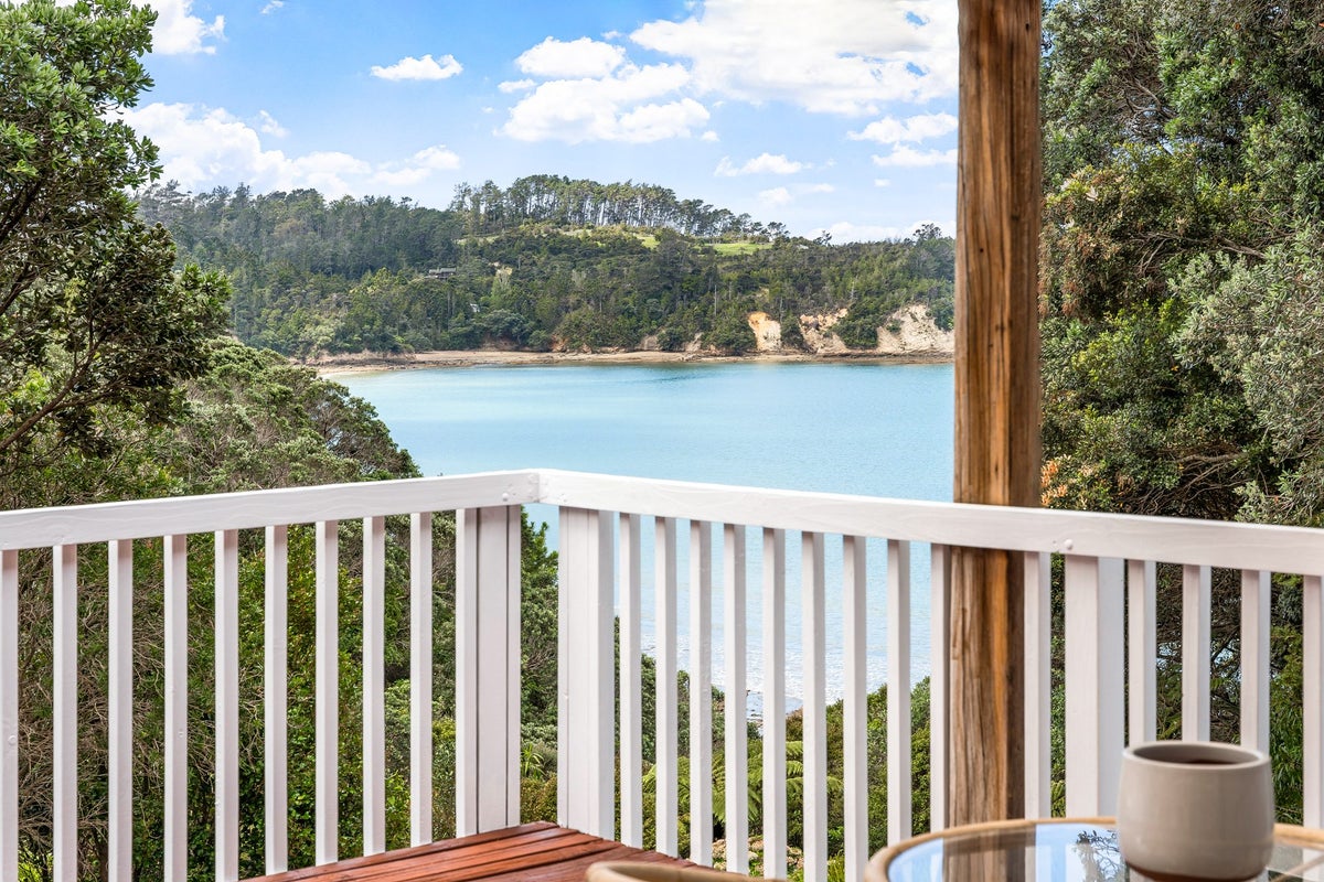 21 Ocean View Road, Hatfields Beach, Orewa - Carousel 1