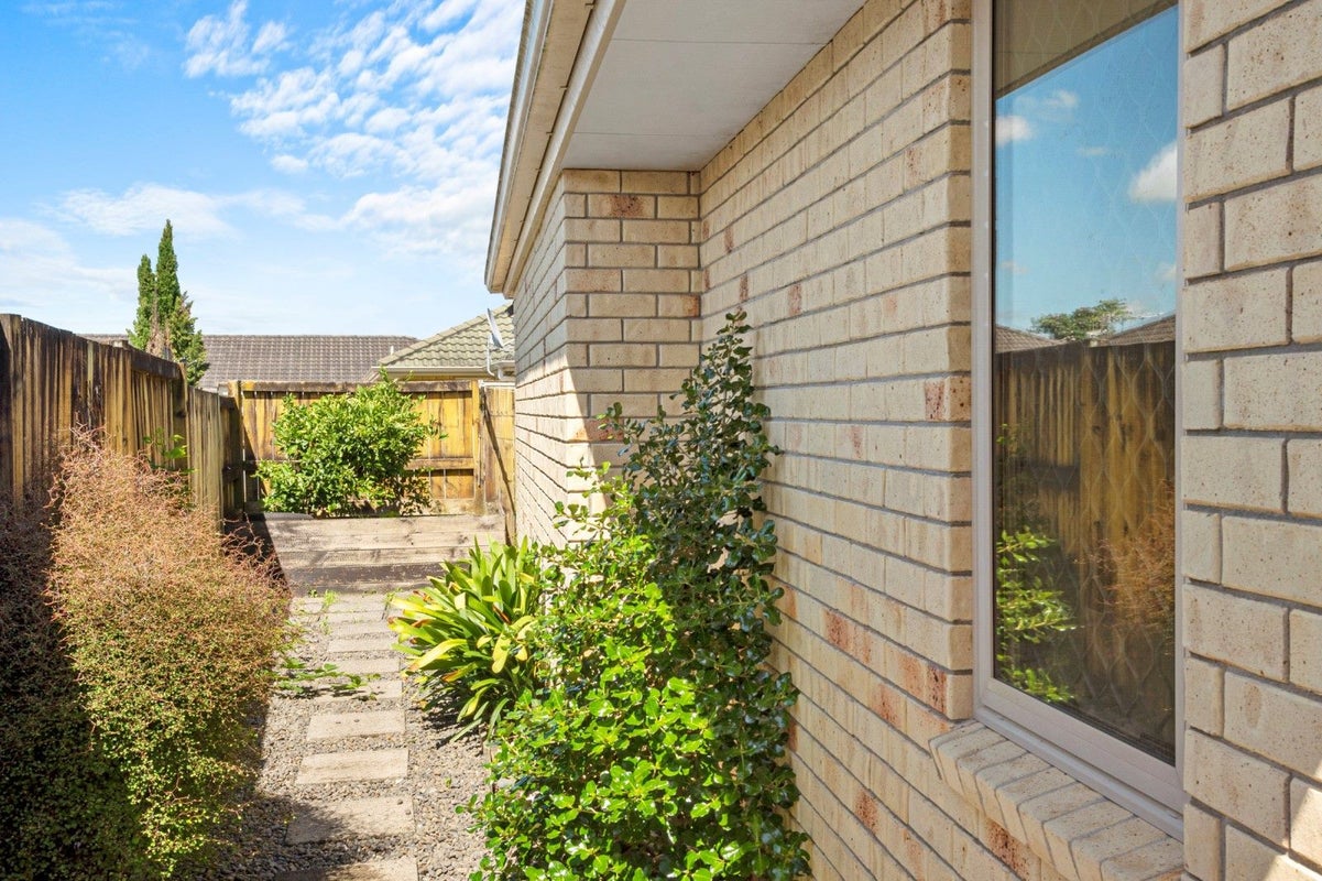 22 Gardenia Close, Melville, Hamilton - Carousel 16