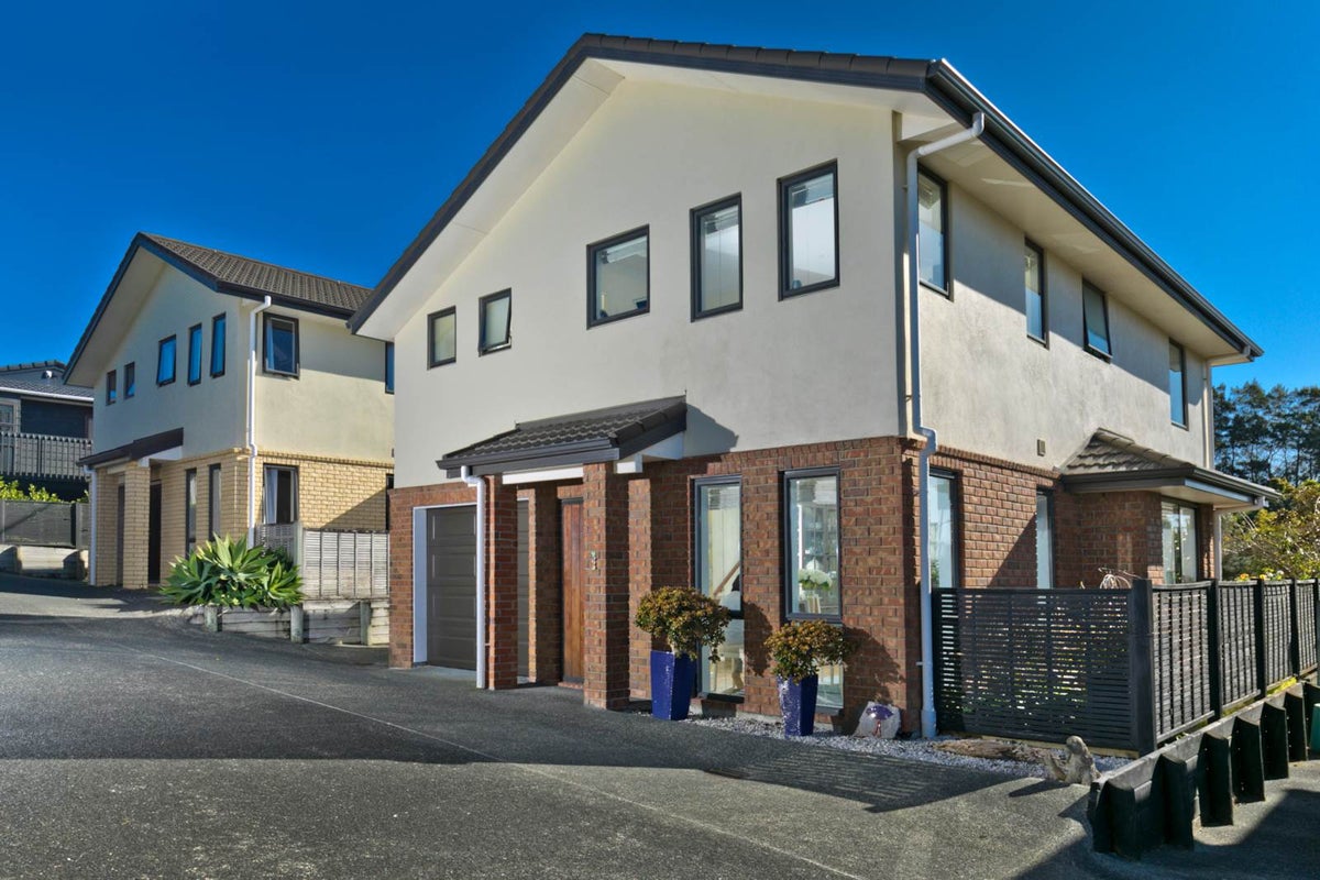 2/31 Orwell Road, Greenhithe, Auckland - Carousel 2