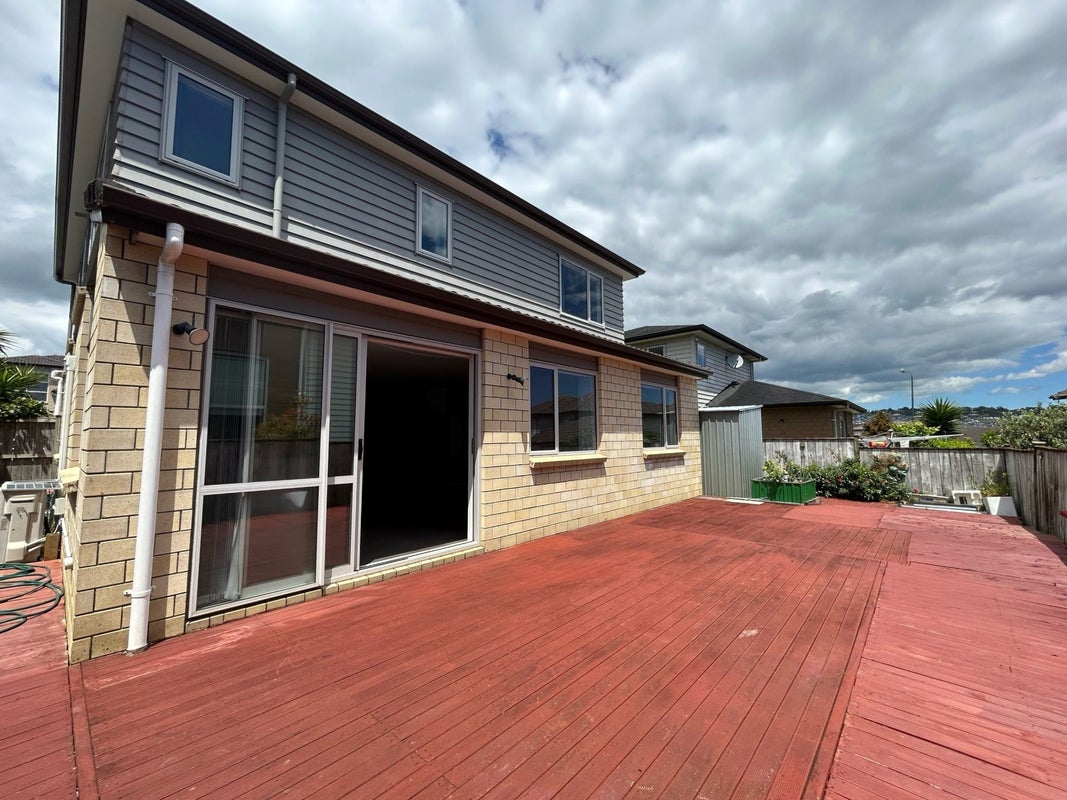 4 Shandon Street, Flat Bush, Auckland - Carousel 2