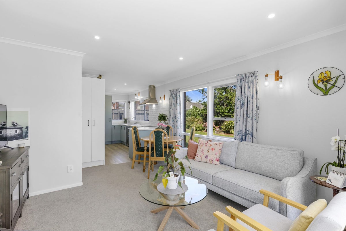 3/2 Alice ST, Alicetown, Lower Hutt - Carousel 1