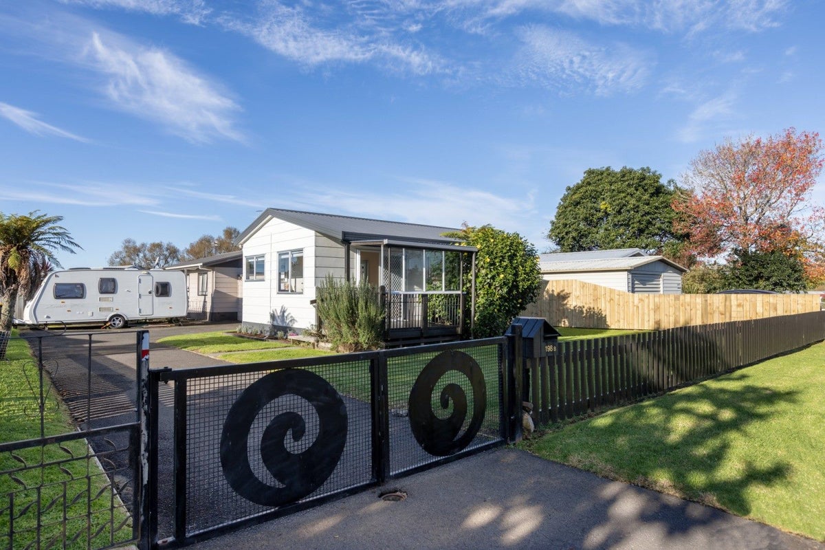 198 Windermere Drive, Poike, Tauranga - Carousel 13