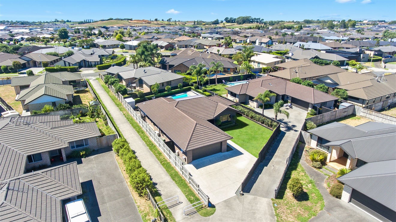 11 Foxbury Court, Rototuna North, Hamilton - Carousel 26