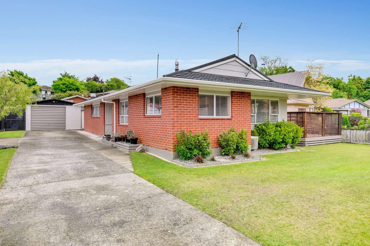 4 Westbrook Place, Pomare, Rotorua - Carousel 2