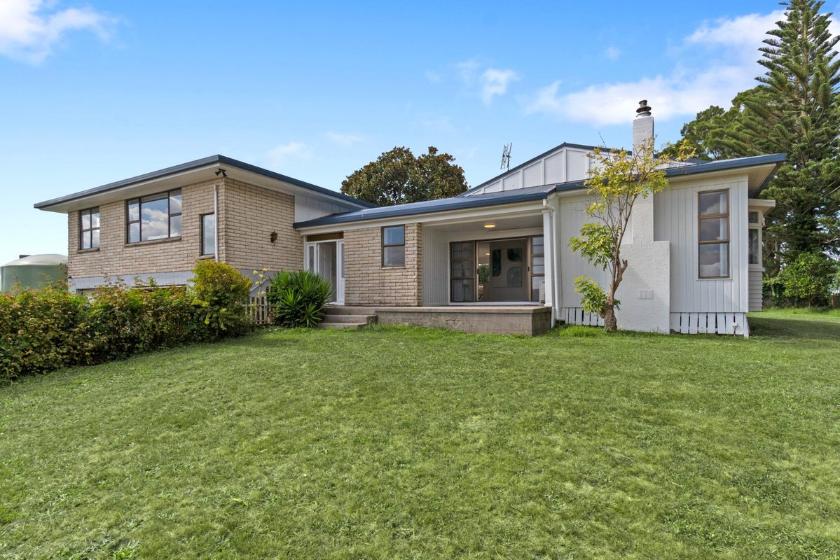 3001A State Highway 2, Waitakaruru, Ngatea - Carousel 2