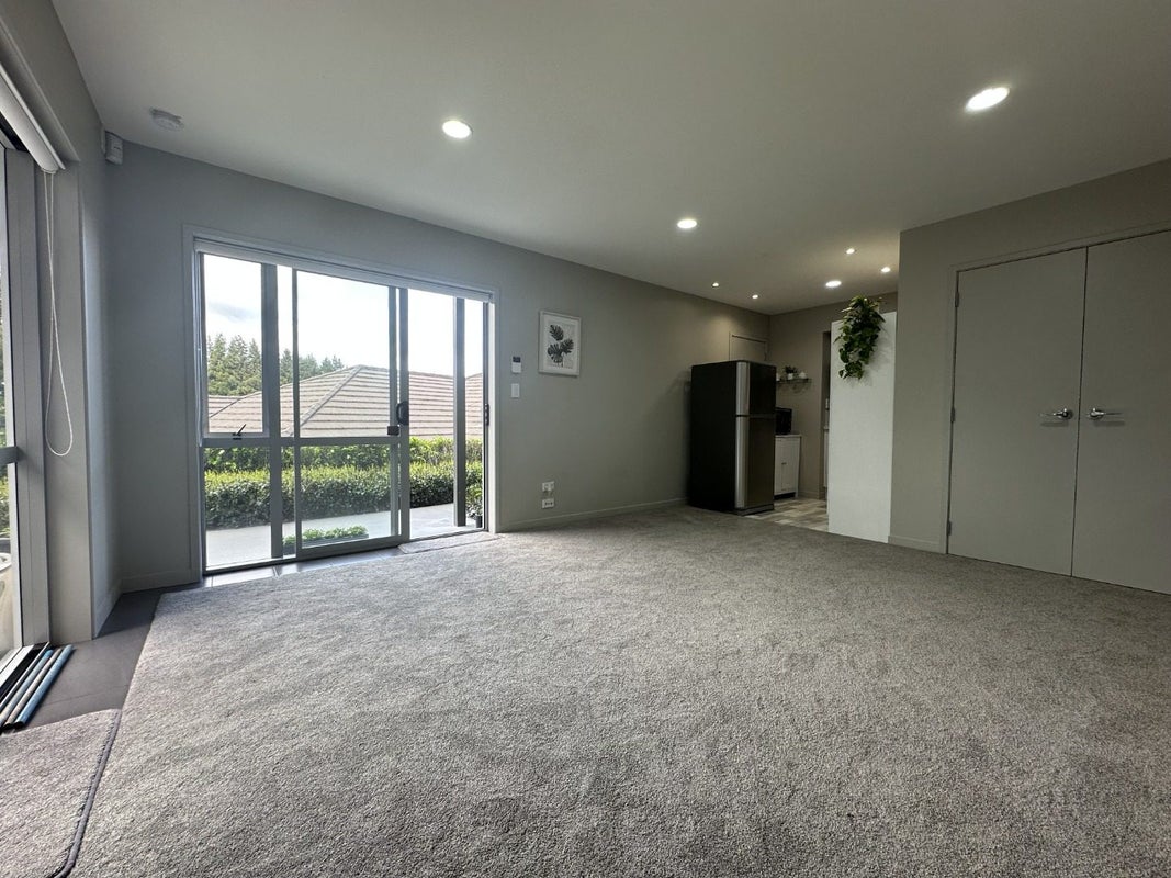 8 Arthur Grove, Bethlehem, Tauranga - Carousel 2