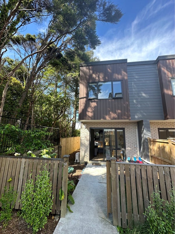 19/9 Schnapper Rock Road, Greenhithe, Auckland - Carousel 1