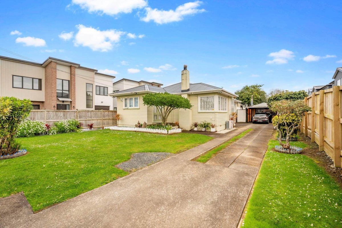73 Kimpton Road, Papatoetoe, Manukau City, Auckland - Carousel 1