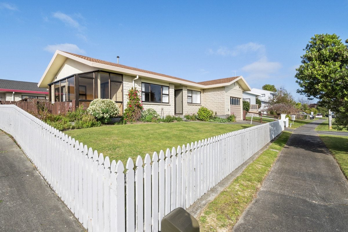 55B Chatsworth Place, Highbury, Palmerston North - Carousel 24