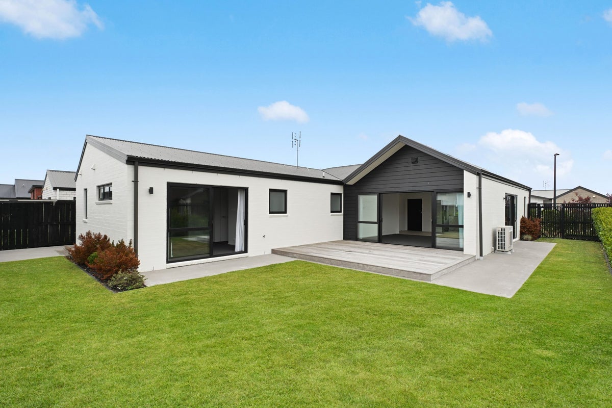 69 Trewern Avenue, Chartwell, Hamilton - Carousel 1