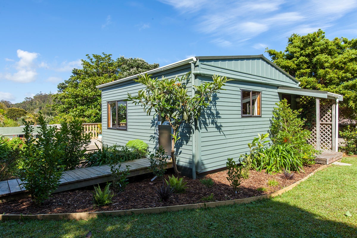 9 Peninsula Parade, Hihi, Mangonui - Carousel 1