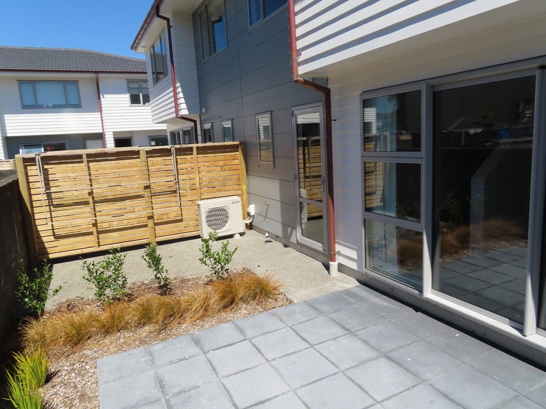 5 John Reynolds Square, Hutt Central, Lower Hutt - Carousel 14