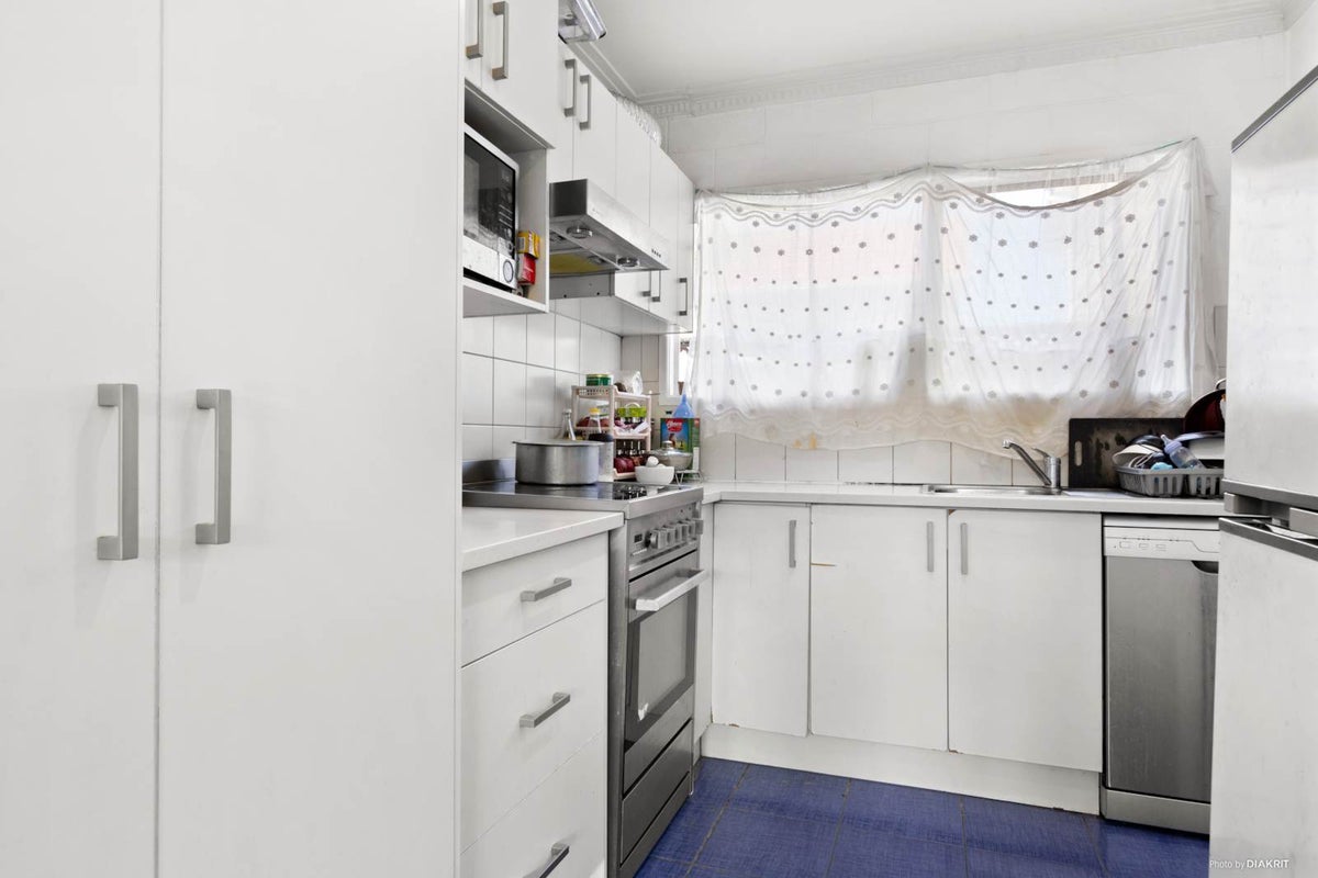2/37 Winstone Road, Mount Roskill, Auckland - Carousel 2