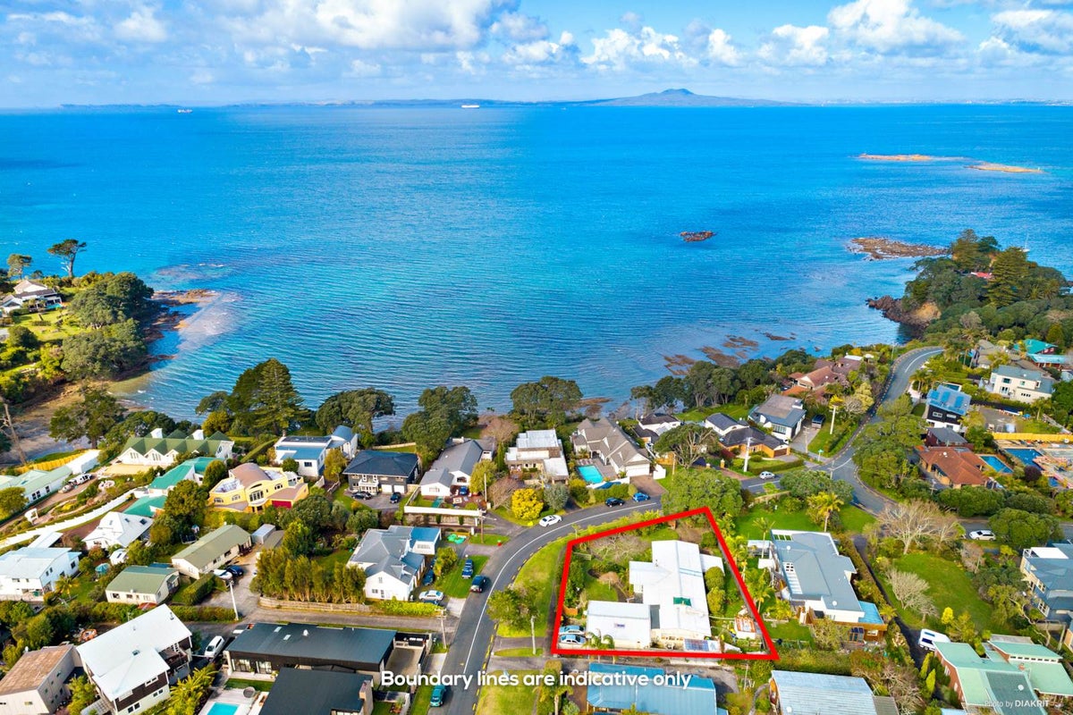 17 Rock Isle Road, Torbay, Auckland - Carousel 2