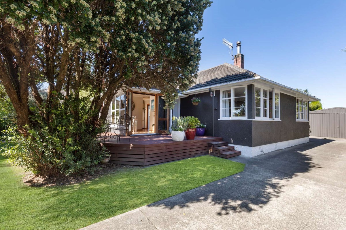 36 Cardiff Street, Awapuni, Palmerston North - Carousel 2