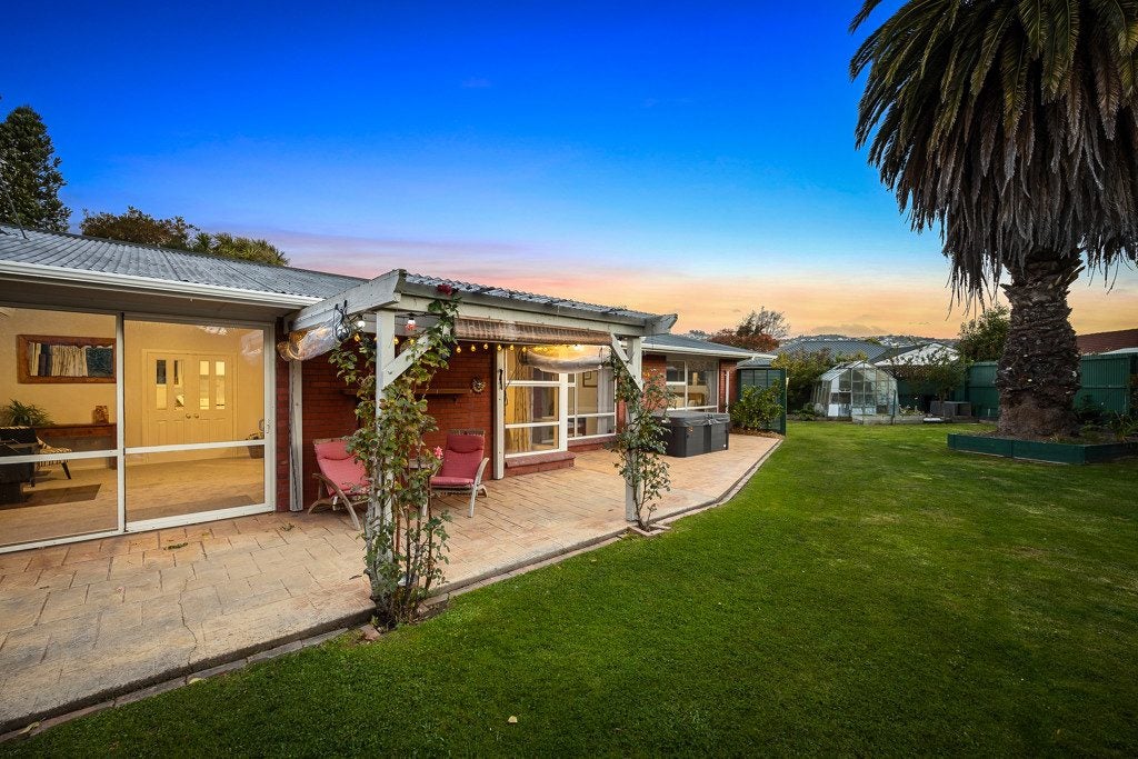 19A Norwood Street, Beckenham, Christchurch - Carousel 2
