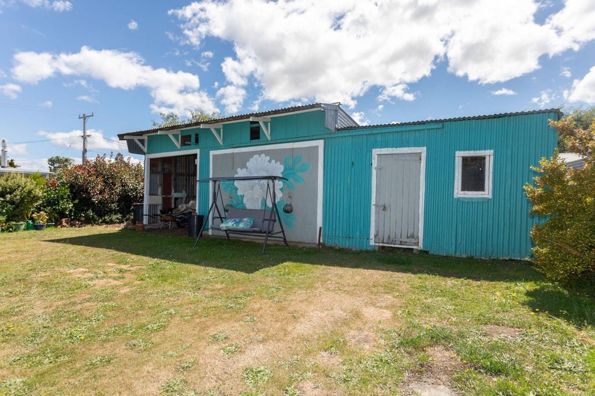 18 Mccallum Street, Dannevirke - Carousel 16