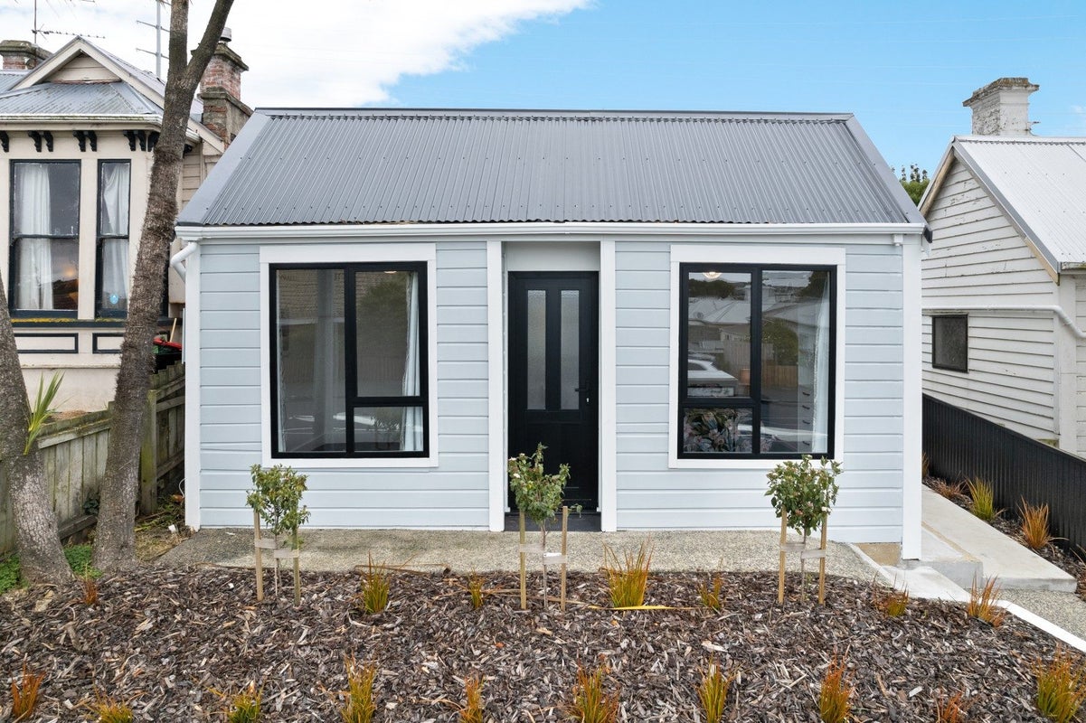 164 South Road, Caversham, Dunedin - Carousel 1