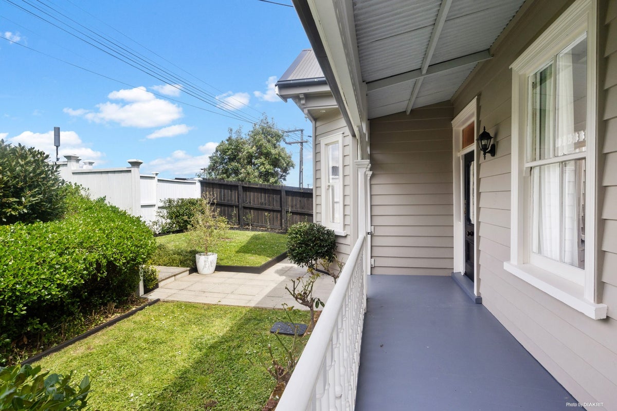 9A Western Springs Road, Morningside, Auckland - Carousel 2