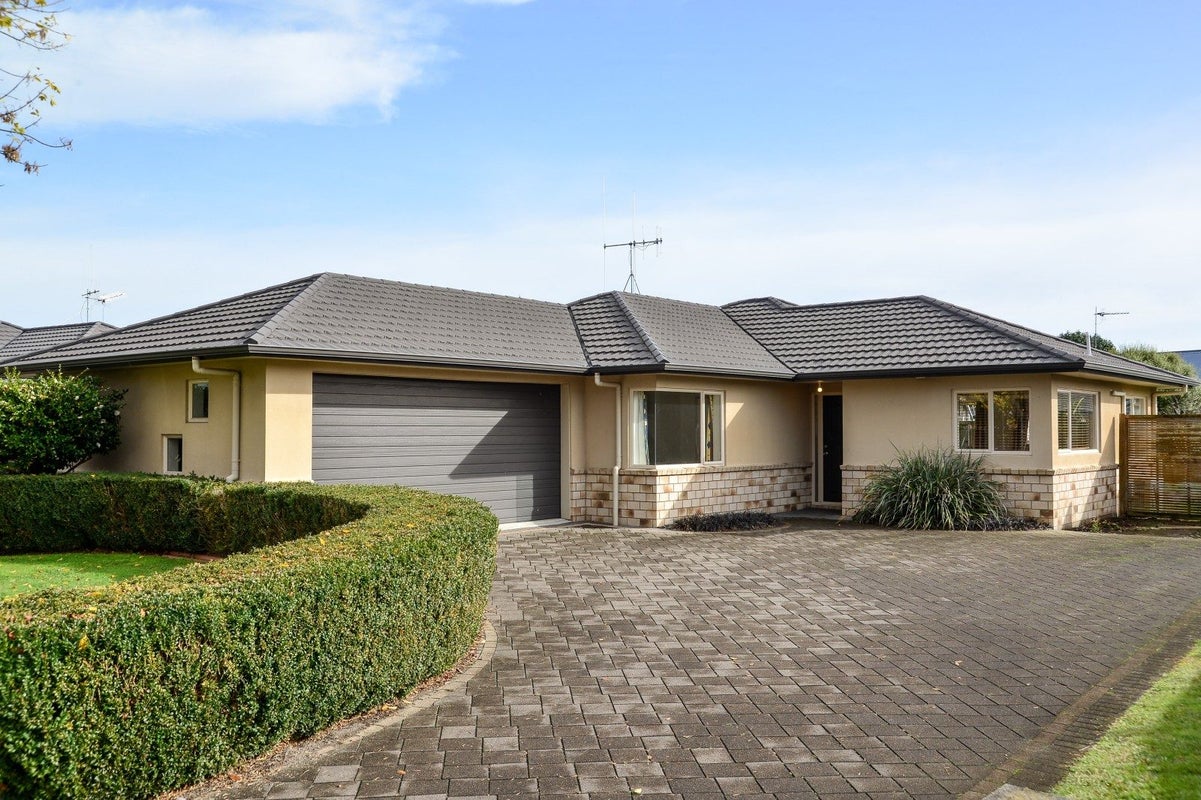 2 Wentworth Drive, Rototuna North, Hamilton - Carousel 2