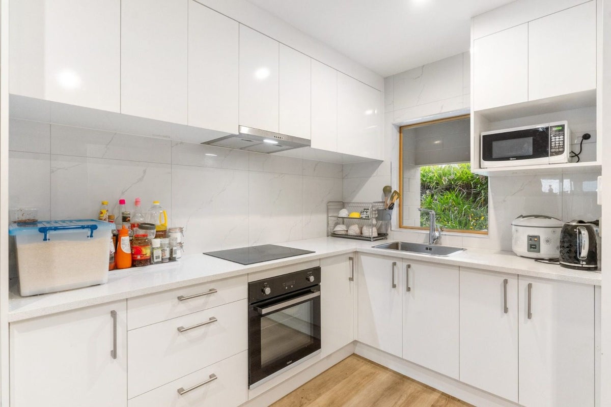 6/19 Locarno Avenue, Sandringham, Auckland - Carousel 2