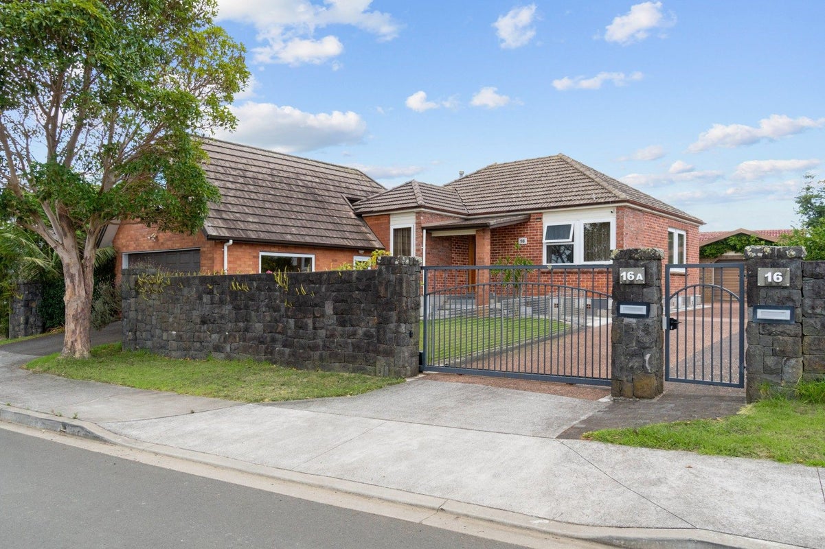 16 Burnett Avenue, Mount Roskill, Auckland - Carousel 1