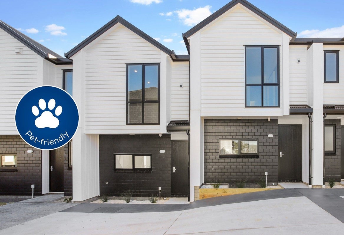 4/10 Shamrock Lane, Te Atatu Peninsula, Auckland - Carousel 1