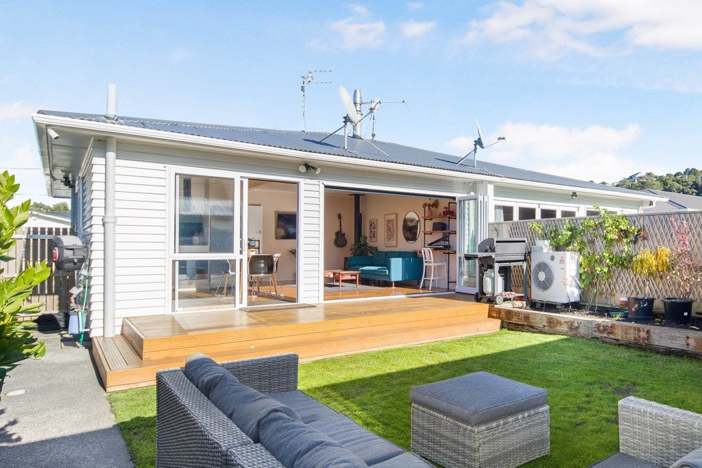 10 Revans Street, Miramar, Wellington - Carousel 1