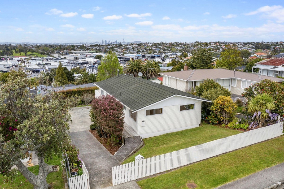 25 Marcel Place, Glenfield, Auckland - Carousel 1
