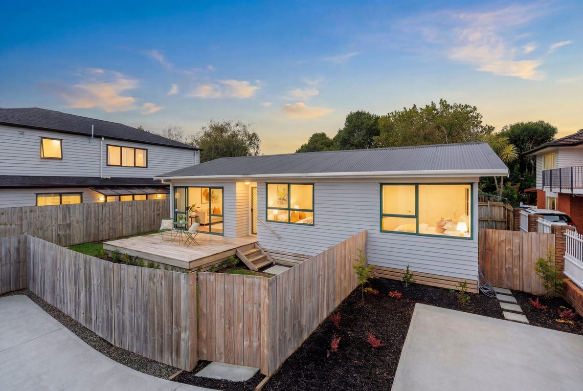 101A Rathgar Road, Henderson, Auckland - Carousel 21