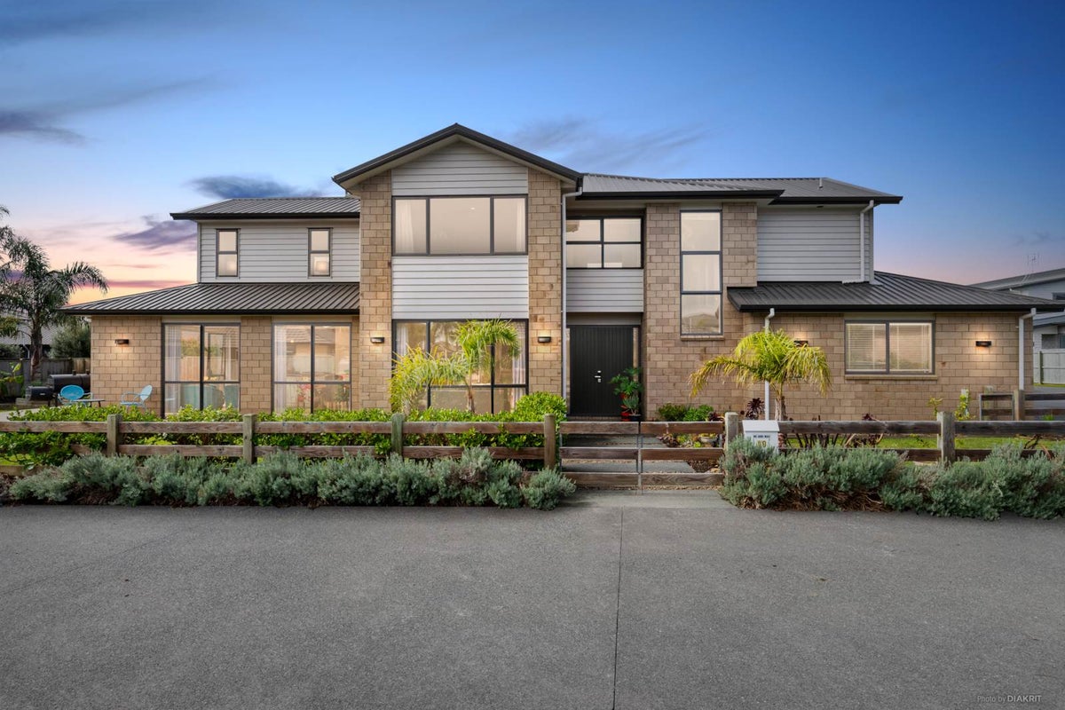 80 Liberty Crescent, Beachlands, Auckland - Carousel 1