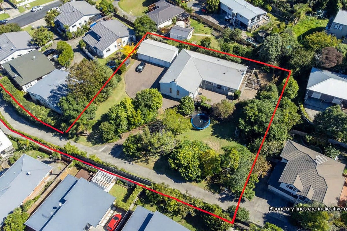 88 Brian Crescent, Stanmore Bay, Whangaparaoa - Carousel 2