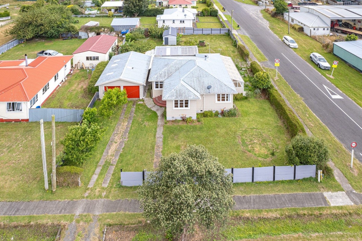 104 Weraroa Road, Waverley, Waverley - Carousel 1