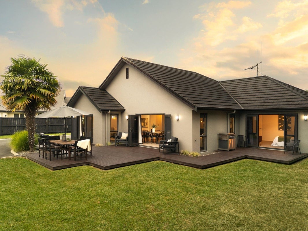 9 Bayswater Court, Huntington, Hamilton - Carousel 1