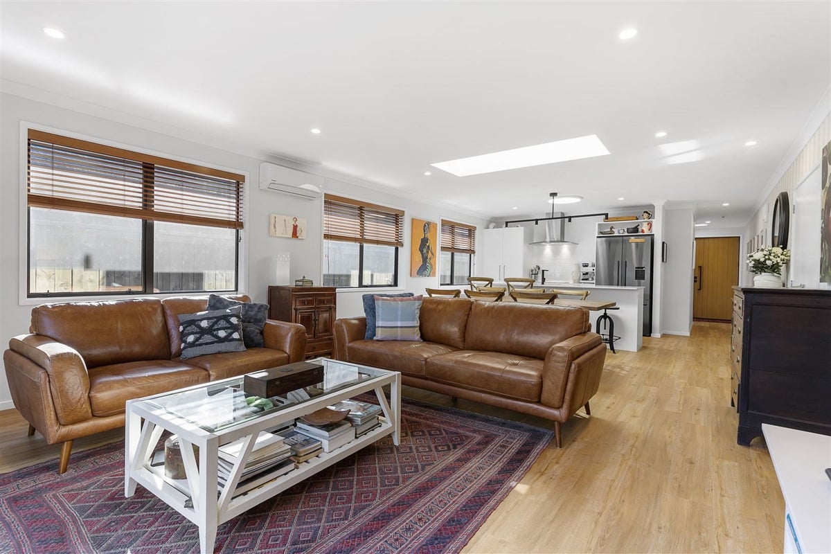 22 TE WHARO DR - Carousel 1