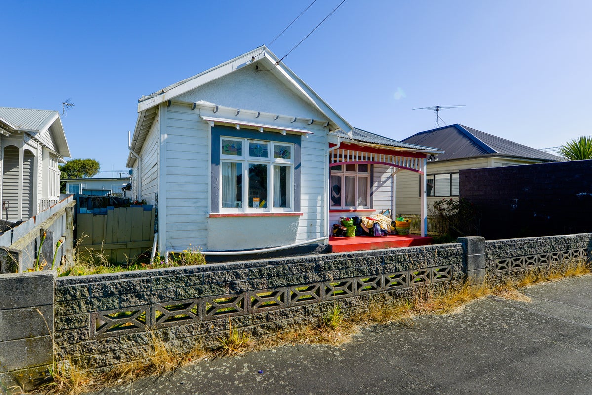 14 Douglas Street, Saint Kilda, Dunedin - Carousel 1