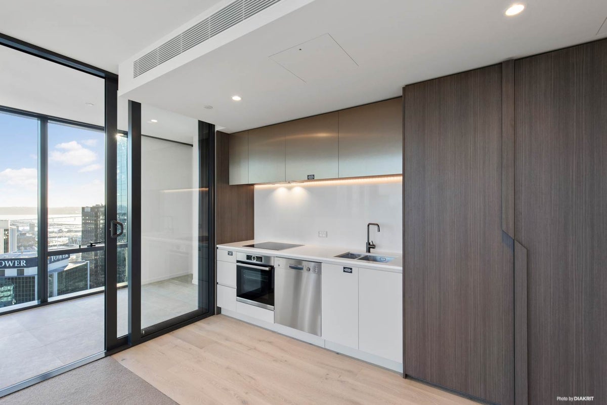 2806/10 Commerce Street, Auckland Central, Auckland - Carousel 2